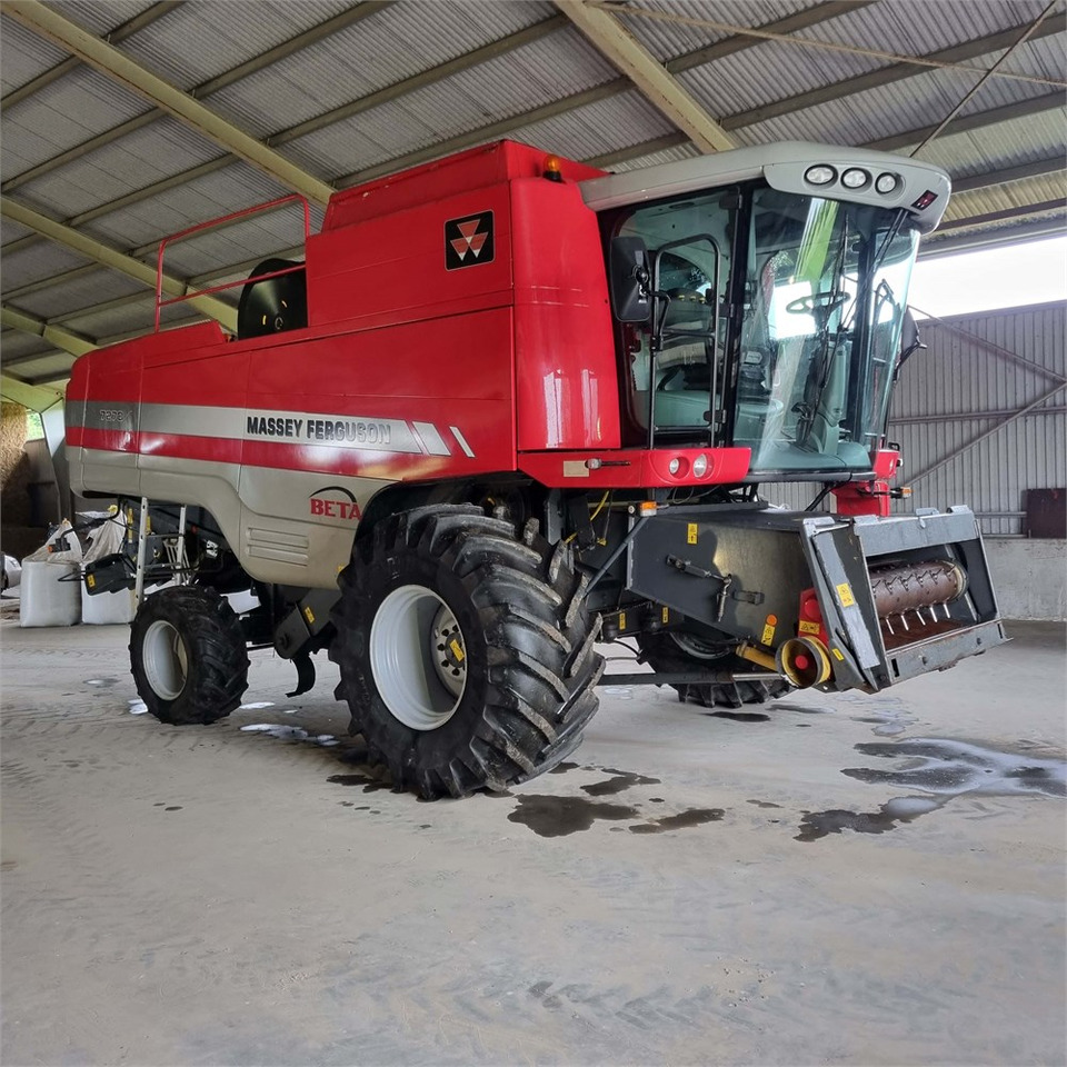 Massey Ferguson 7270 BETA - 콤바인 수확기 : 사진 1 Massey Ferguson 7270 BETA - 콤바인 수확기 : 사진 1