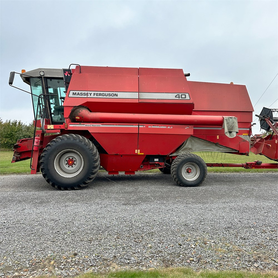 Massey Ferguson MF40 - 콤바인 수확기 : 사진 2 Massey Ferguson MF40 - 콤바인 수확기 : 사진 2