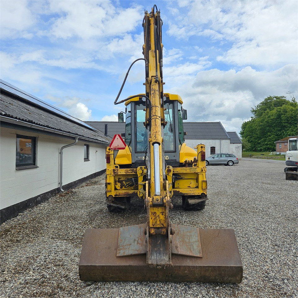 New Holland LB115-4PS - 백호 로더 : 사진 5 New Holland LB115-4PS - 백호 로더 : 사진 5