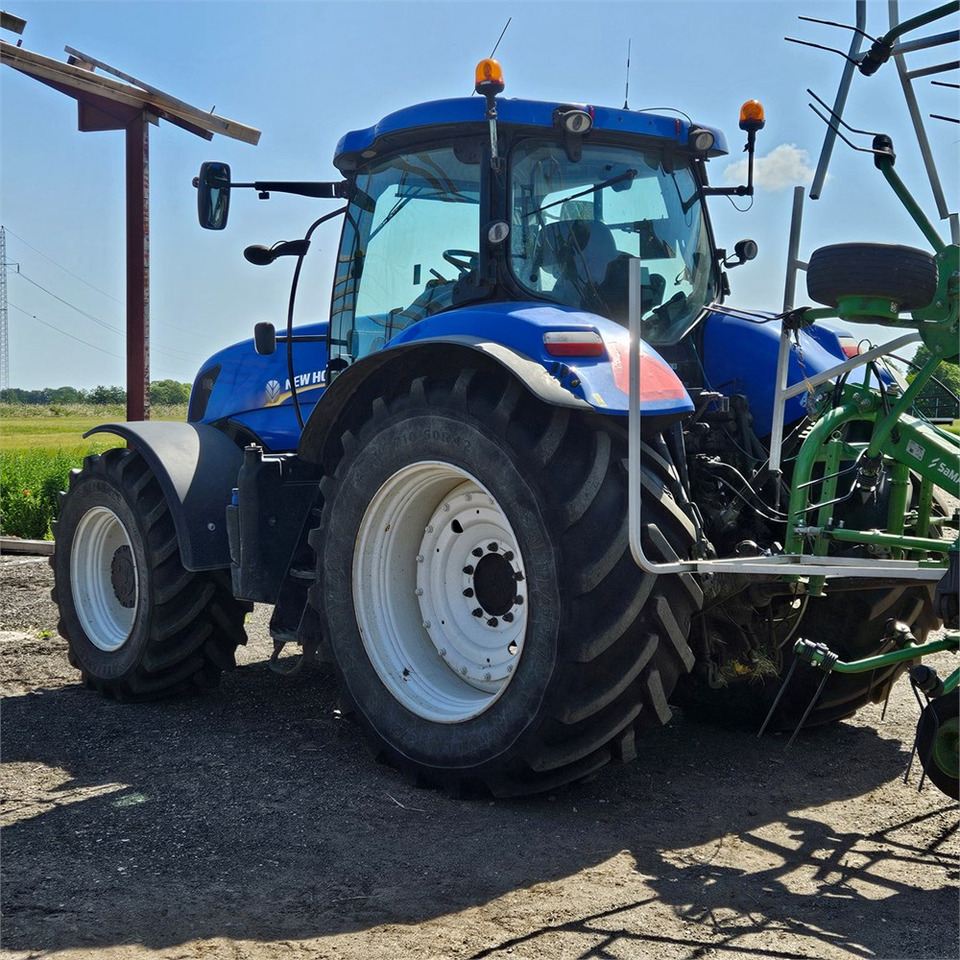New Holland T7.235 Power Command - 장궤형 트랙터 : 사진 4 New Holland T7.235 Power Command - 장궤형 트랙터 : 사진 4