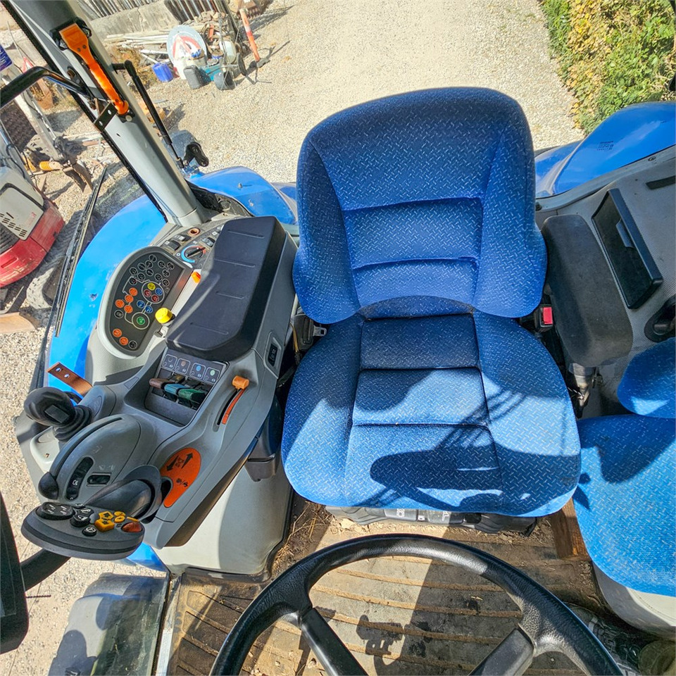 장궤형 트랙터 New Holland T8.390 : 사진 13