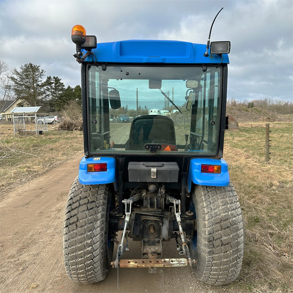 New Holland TC27D - 지자체 트랙터 : 사진 5 New Holland TC27D - 지자체 트랙터 : 사진 5