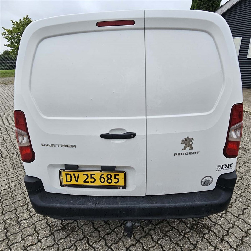 Peugeot Partner 1,5 Blue HDI 100 L1 - 소형 밴 : 사진 4 Peugeot Partner 1,5 Blue HDI 100 L1 - 소형 밴 : 사진 4