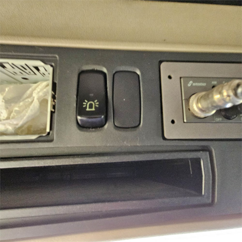 트랙터 유닛 Scania R 560 LA6X2 HNB : 사진 28