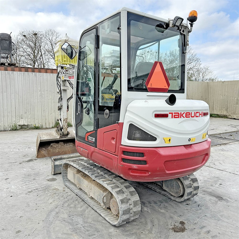 Takeuchi TB230 - 미니 굴삭기 : 사진 4 Takeuchi TB230 - 미니 굴삭기 : 사진 4