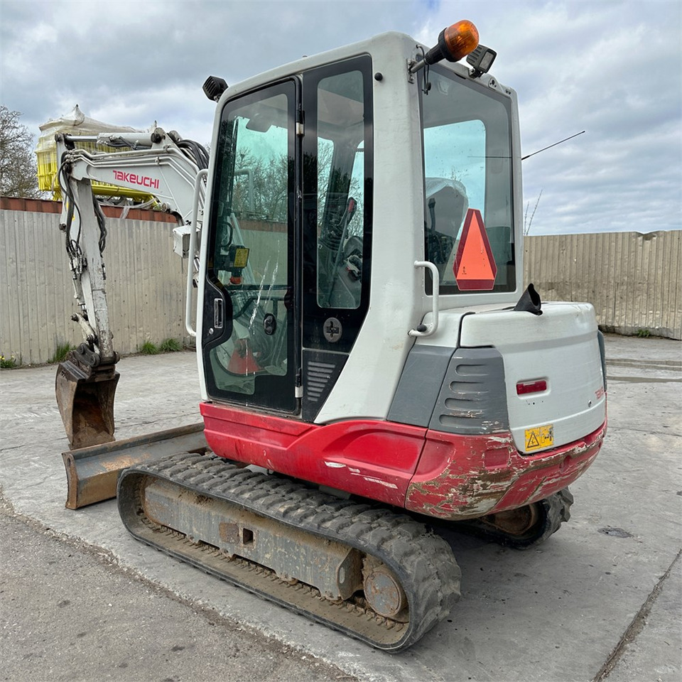 Takeuchi TB235 - 미니 굴삭기 : 사진 4 Takeuchi TB235 - 미니 굴삭기 : 사진 4