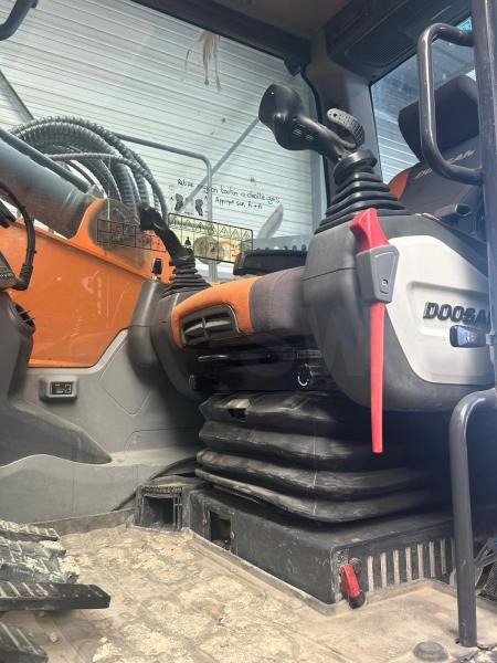 Doosan DX 235 LCR-5 - 크롤러 굴삭기 : 사진 4 Doosan DX 235 LCR-5 - 크롤러 굴삭기 : 사진 4