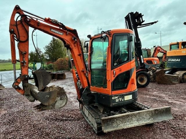 Doosan DX 27 Z - 미니 굴삭기 : 사진 5 Doosan DX 27 Z - 미니 굴삭기 : 사진 5