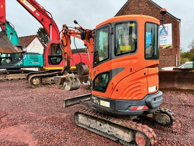 Doosan DX 27 Z - 미니 굴삭기 : 사진 4 Doosan DX 27 Z - 미니 굴삭기 : 사진 4