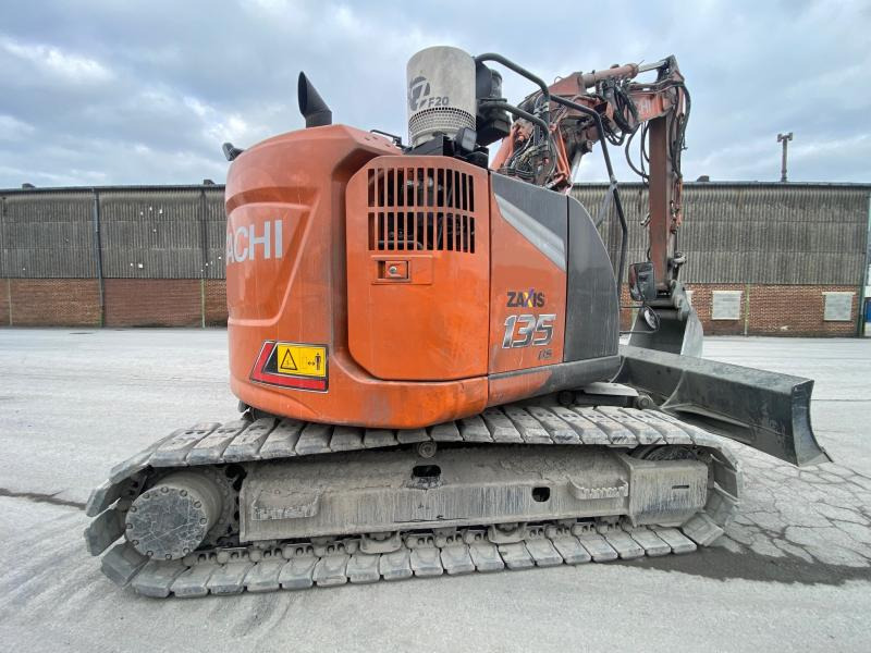 크롤러 굴삭기 HITACHI ZX 135US-7 : 사진 8