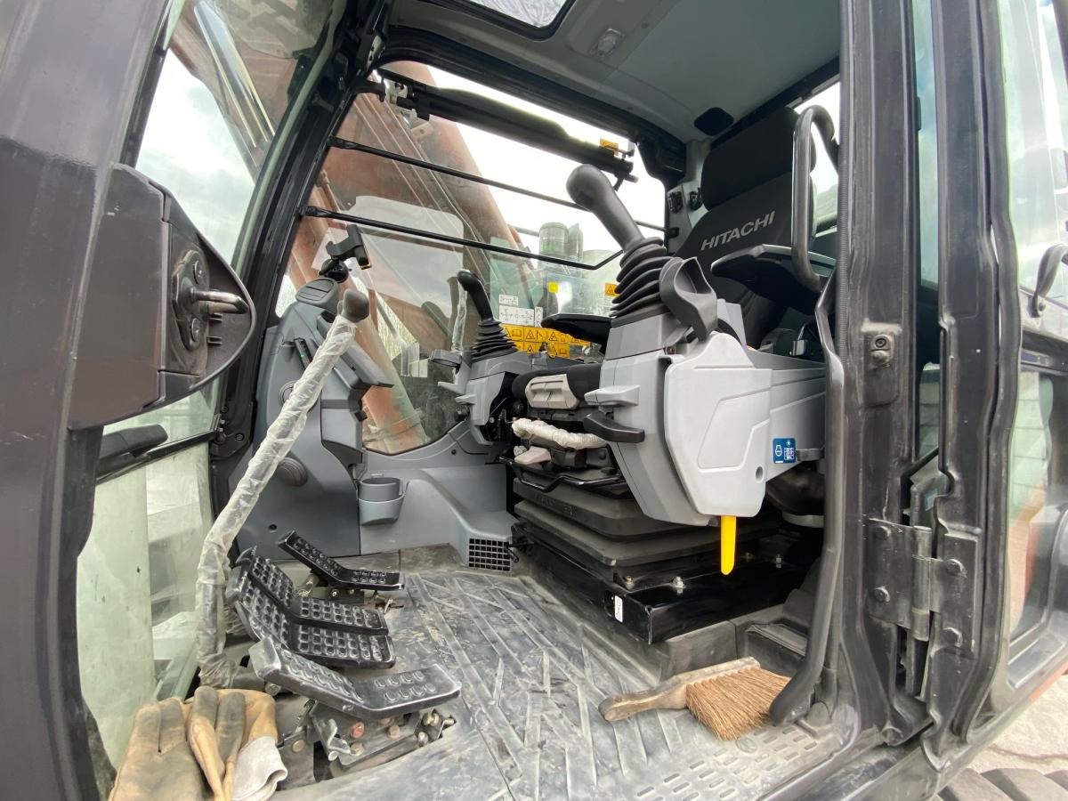 크롤러 굴삭기 HITACHI ZX 135US-7 : 사진 12