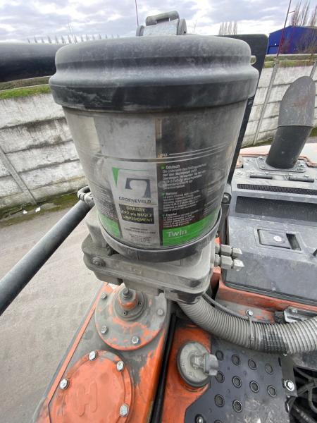 크롤러 굴삭기 HITACHI ZX 135US-7 : 사진 27