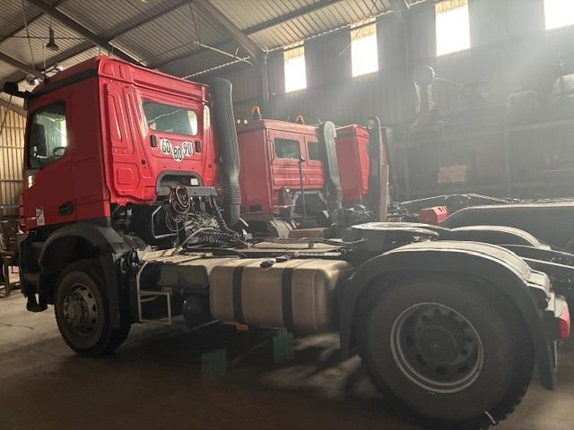 Mercedes AROCS 2046 - 트랙터 유닛 : 사진 2 Mercedes AROCS 2046 - 트랙터 유닛 : 사진 2