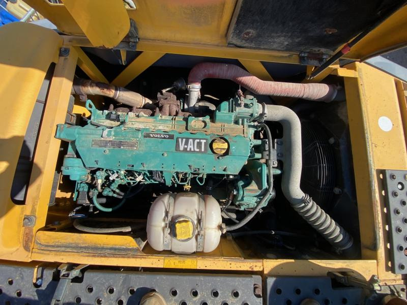 크롤러 굴삭기 Volvo EC160 CL : 사진 19