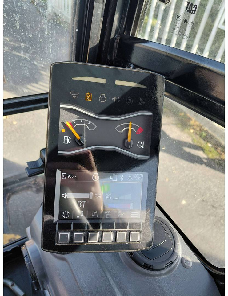 CAT 302 - 크롤러 굴삭기 : 사진 5 CAT 302 - 크롤러 굴삭기 : 사진 5