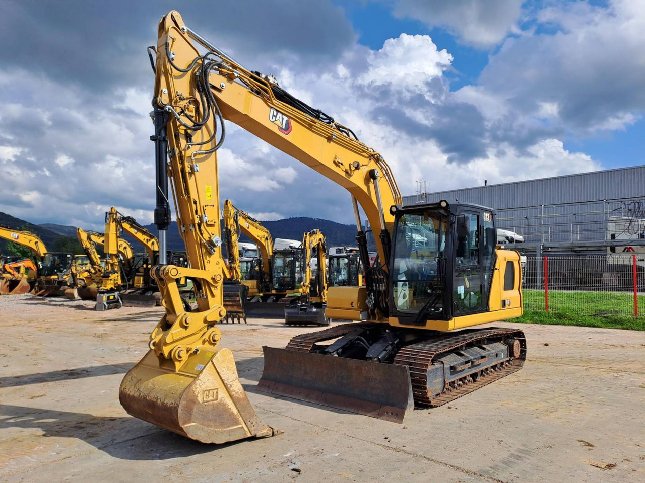 CAT 313 - 크롤러 굴삭기 : 사진 1 CAT 313 - 크롤러 굴삭기 : 사진 1
