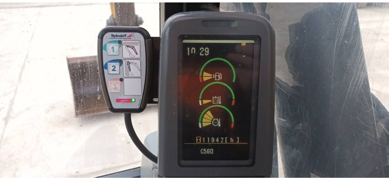 CAT 321D CR - 크롤러 굴삭기 : 사진 5 CAT 321D CR - 크롤러 굴삭기 : 사진 5