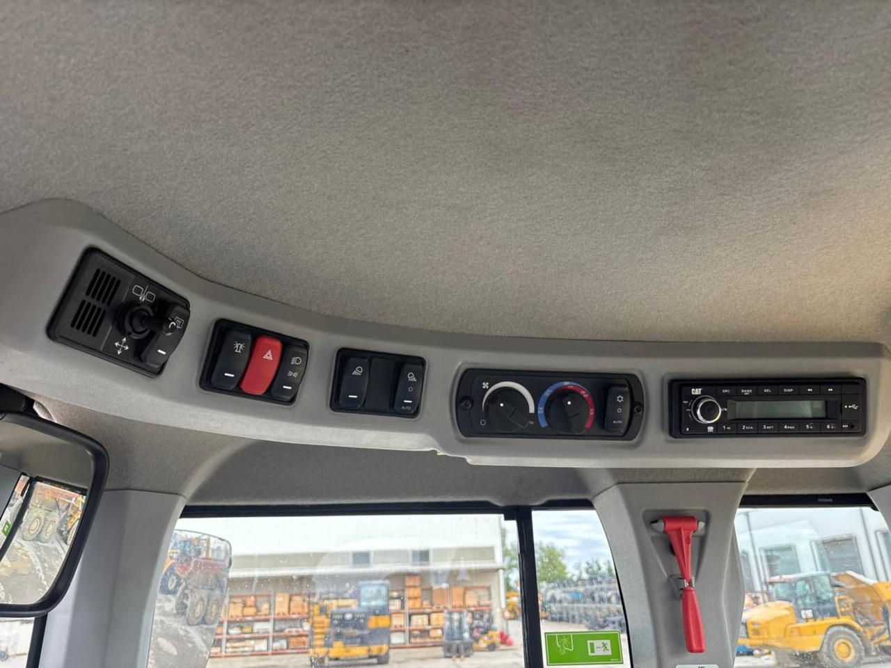 휠 로더 CAT 938M : 사진 25