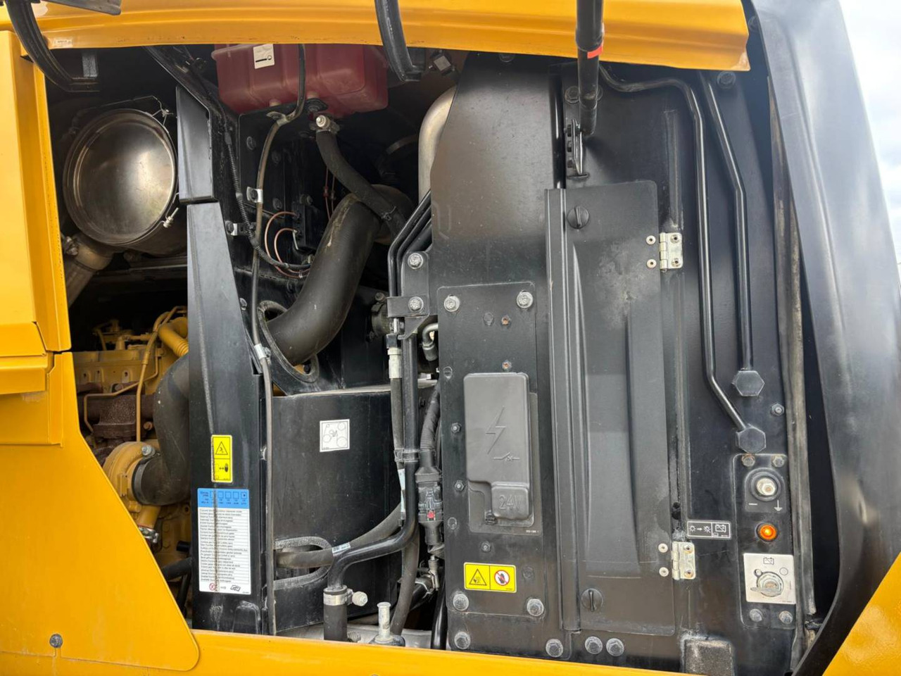 휠 로더 CAT 938M : 사진 19