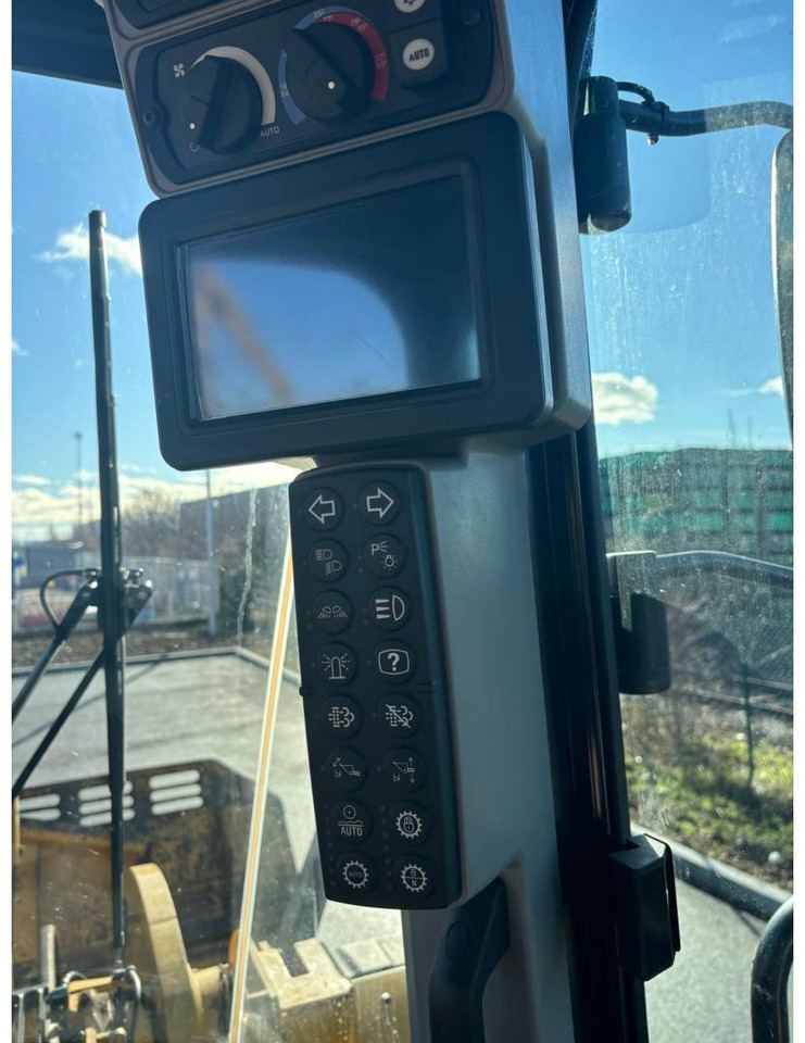 휠 로더 CAT 950M : 사진 25