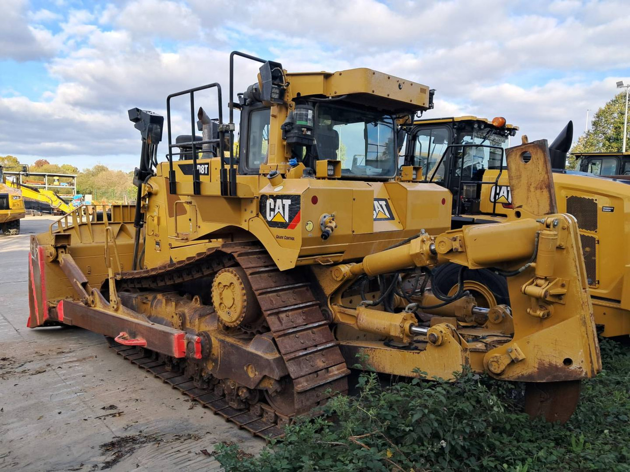 CAT D8T4F - 불도저 : 사진 4 CAT D8T4F - 불도저 : 사진 4