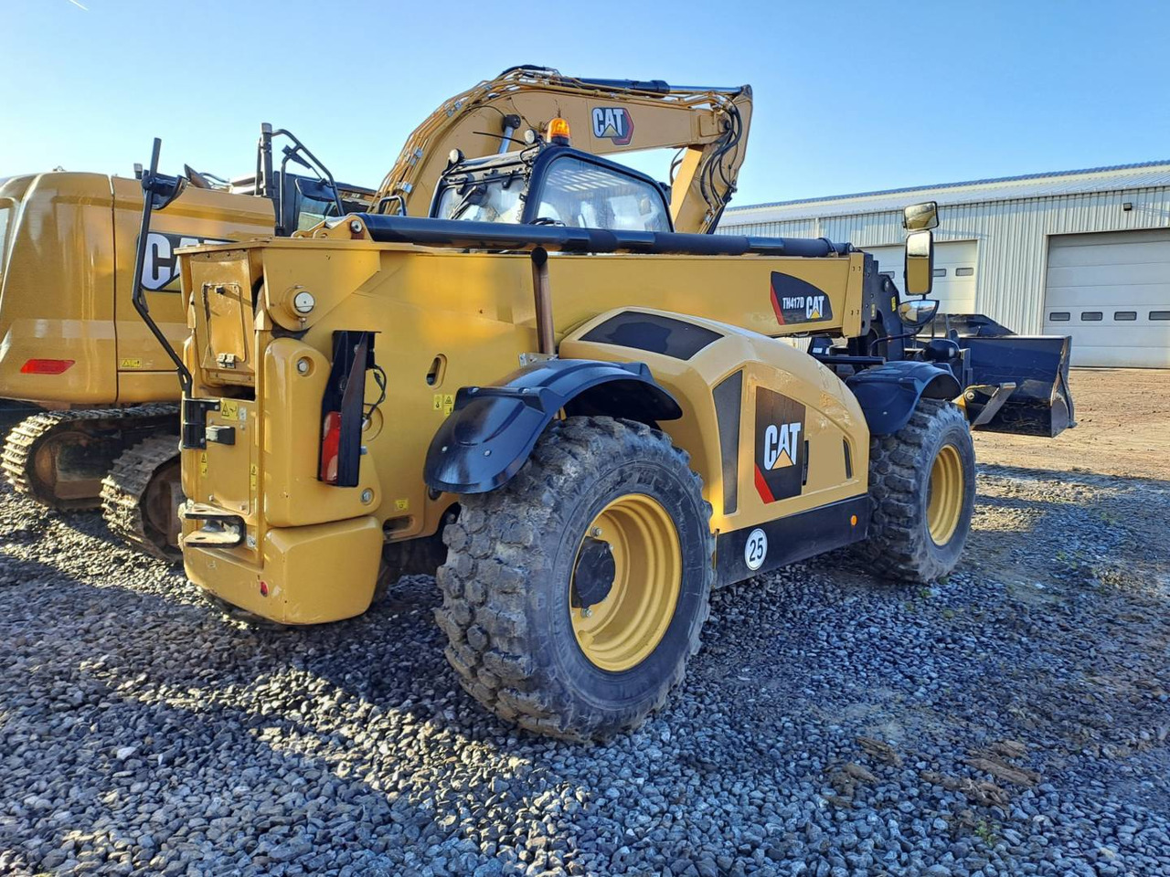 CAT TH417D - 텔레스코픽 핸들러 : 사진 1 CAT TH417D - 텔레스코픽 핸들러 : 사진 1