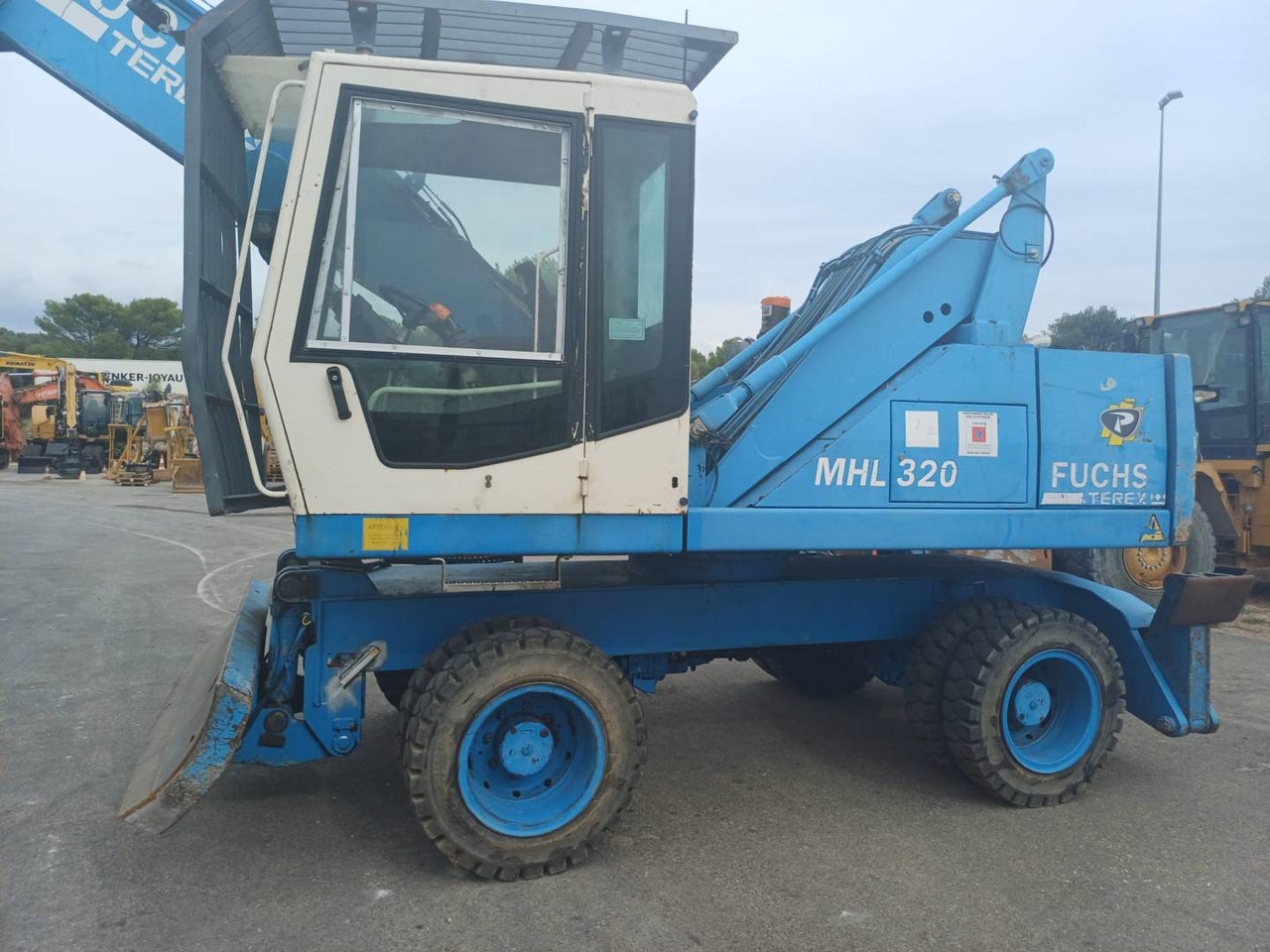 FUCHS MHL320 - 휠 굴삭기 : 사진 1 FUCHS MHL320 - 휠 굴삭기 : 사진 1