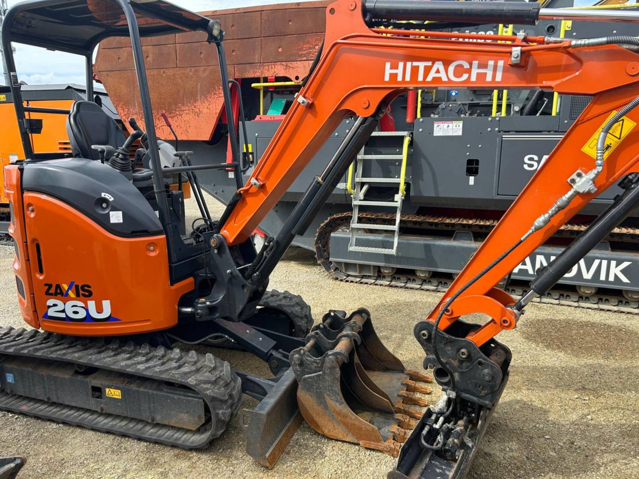 HITACHI ZX26U-6 - 크롤러 굴삭기 : 사진 2 HITACHI ZX26U-6 - 크롤러 굴삭기 : 사진 2