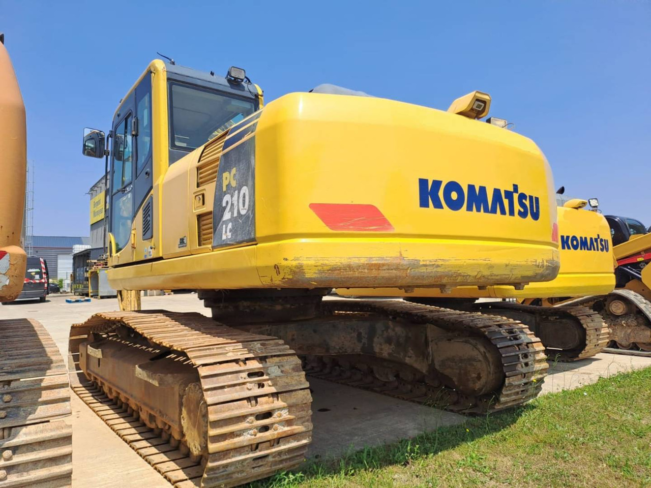KOMATSU PC210LC - 크롤러 굴삭기 : 사진 4 KOMATSU PC210LC - 크롤러 굴삭기 : 사진 4