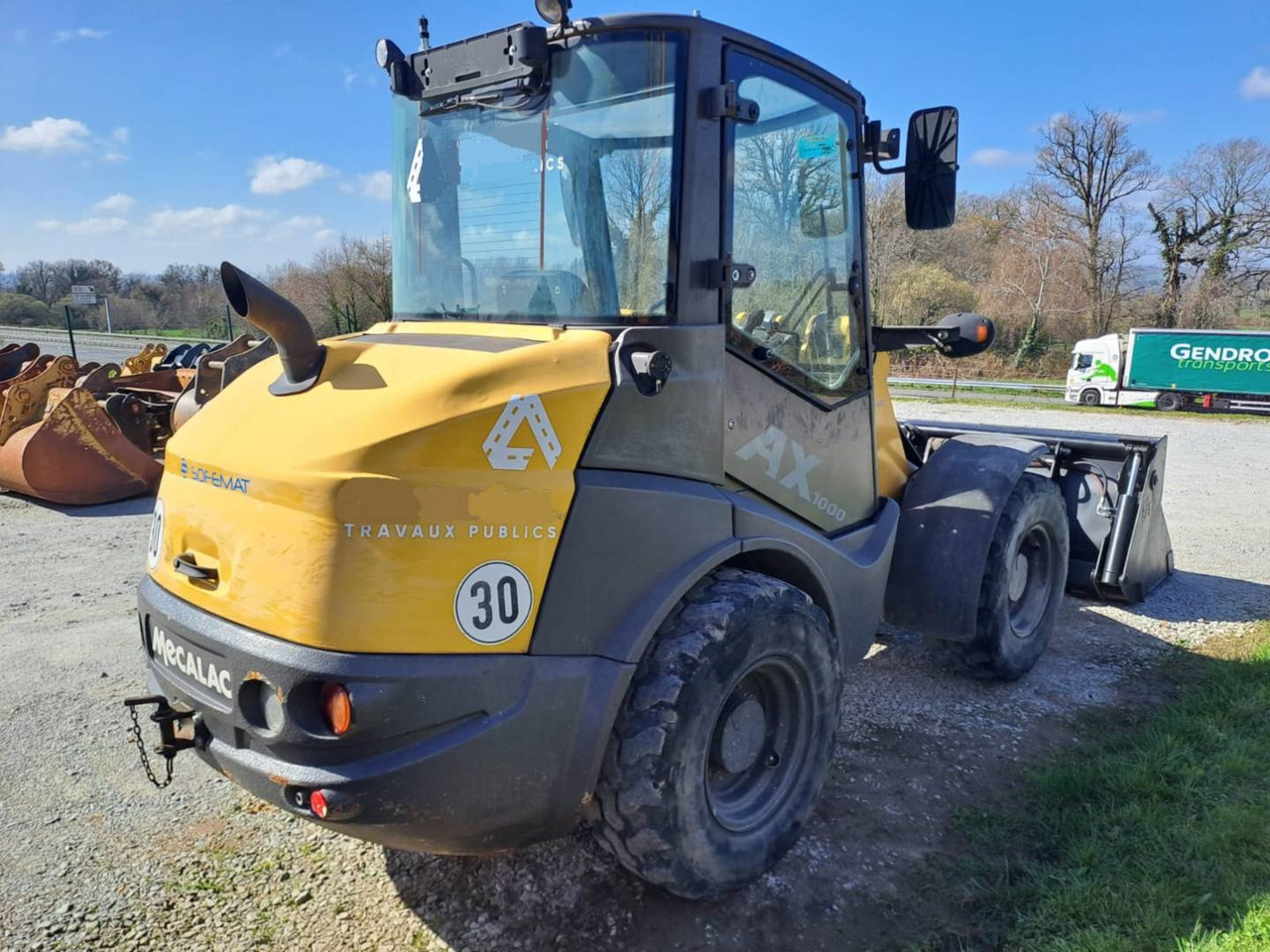 MECALAC AX1000 - 스키드 스티어 로더 : 사진 3 MECALAC AX1000 - 스키드 스티어 로더 : 사진 3