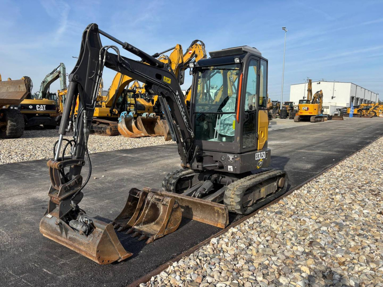 VOLVO CONSTRUCTION EQUIPMENT ECR25D - 크롤러 굴삭기 : 사진 2 VOLVO CONSTRUCTION EQUIPMENT ECR25D - 크롤러 굴삭기 : 사진 2