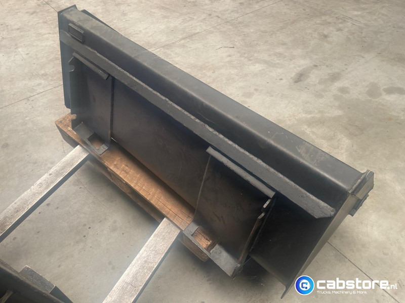 Strickland UK Laadschop Strickland UK Laadschop met Bobcat aansluiting - 버킷 로더 용 : 사진 3 Strickland UK Laadschop Strickland UK Laadschop met Bobcat aansluiting - 버킷 로더 용 : 사진 3