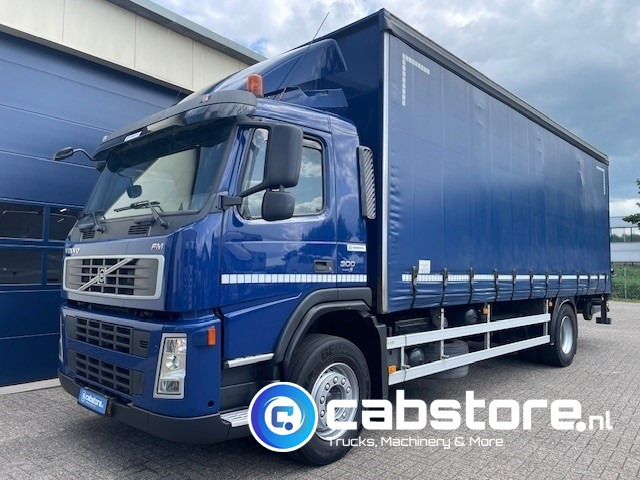 Volvo FM9 4X2R FAL9.0 RAD-A4 Volvo FM300 4x2 Euro 5 bakwagen - Schuifzeilen - Laadklep 2000 kg - Bouwjaar 2008 - Kooi-Aap heftruck - 박스 트럭 : 사진 2 Volvo FM9 4X2R FAL9.0 RAD-A4 Volvo FM300 4x2 Euro 5 bakwagen - Schuifzeilen - Laadklep 2000 kg - Bouwjaar 2008 - Kooi-Aap heftruck - 박스 트럭 : 사진 2