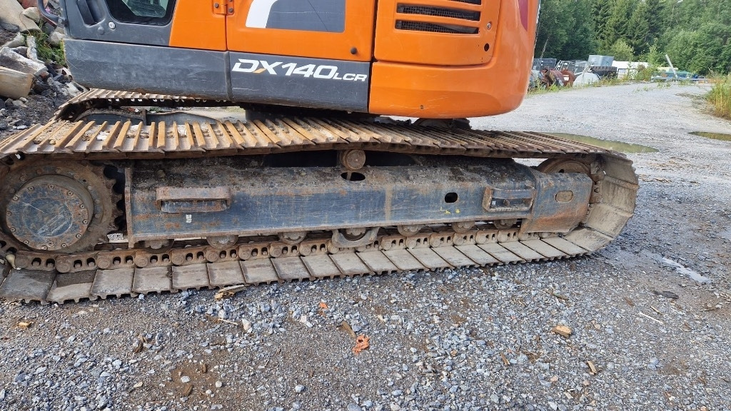 Doosan DX 140 LCR - 크롤러 굴삭기 : 사진 4 Doosan DX 140 LCR - 크롤러 굴삭기 : 사진 4
