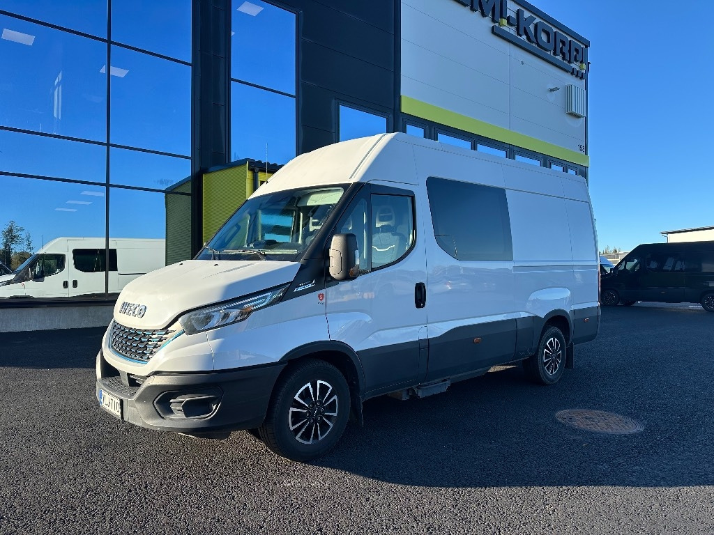 Iveco Daily 35S14 CNG A8 Huom! 6hlö PAKETTIAUTO - 패널 밴 : 사진 1 Iveco Daily 35S14 CNG A8 Huom! 6hlö PAKETTIAUTO - 패널 밴 : 사진 1