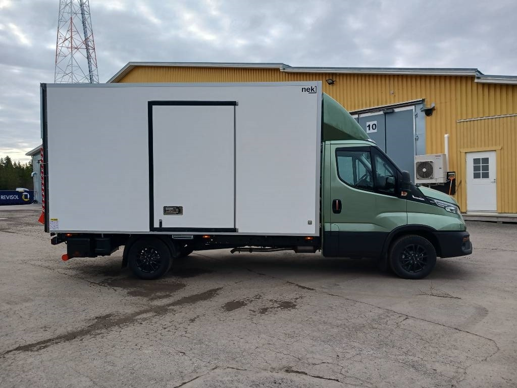 Iveco Daily 35S18A8 - 패널 밴 : 사진 5 Iveco Daily 35S18A8 - 패널 밴 : 사진 5