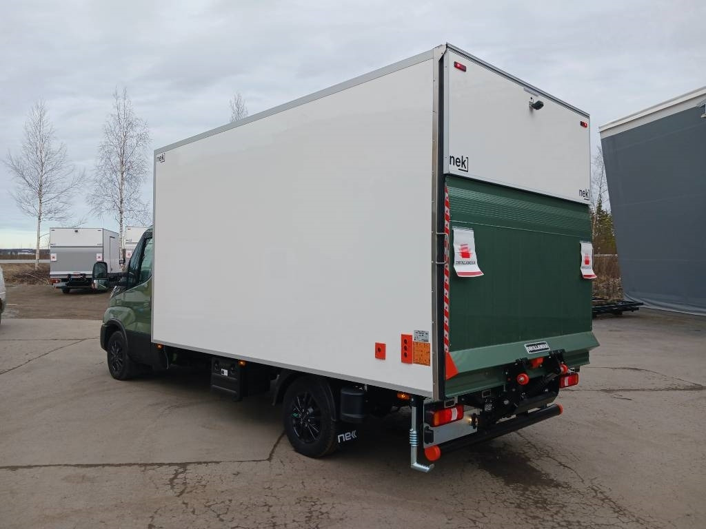 Iveco Daily 35S18A8 - 패널 밴 : 사진 3 Iveco Daily 35S18A8 - 패널 밴 : 사진 3