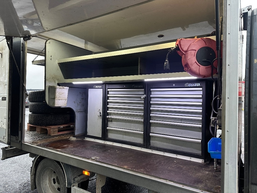 Iveco Daily 50C18A8 huoltoauto - 패널 밴 : 사진 4 Iveco Daily 50C18A8 huoltoauto - 패널 밴 : 사진 4