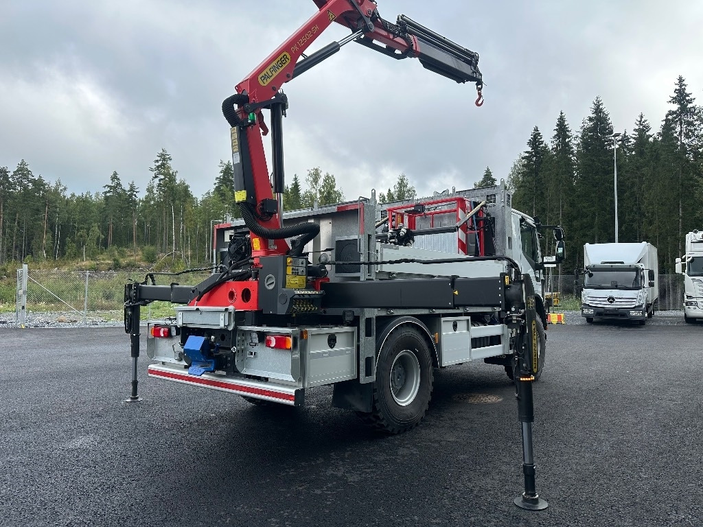 Iveco Eurocargo ML150E28 4x4 sähkölaitos varustein - 크레인 트럭 : 사진 3 Iveco Eurocargo ML150E28 4x4 sähkölaitos varustein - 크레인 트럭 : 사진 3