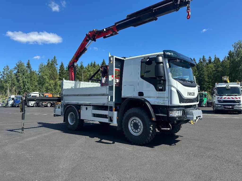 Iveco Eurocargo ML150E28 4x4 sähkölaitos varustein - 크레인 트럭 : 사진 2 Iveco Eurocargo ML150E28 4x4 sähkölaitos varustein - 크레인 트럭 : 사진 2