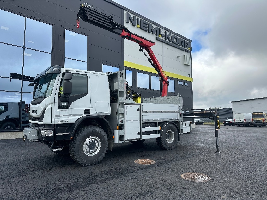 Iveco Eurocargo ML150E28 4x4 sähkölaitos varustein - 크레인 트럭 : 사진 1 Iveco Eurocargo ML150E28 4x4 sähkölaitos varustein - 크레인 트럭 : 사진 1