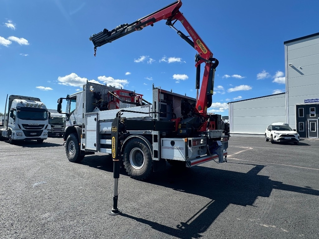 Iveco Eurocargo ML150E28 4x4 sähkölaitos varustein - 크레인 트럭 : 사진 3 Iveco Eurocargo ML150E28 4x4 sähkölaitos varustein - 크레인 트럭 : 사진 3