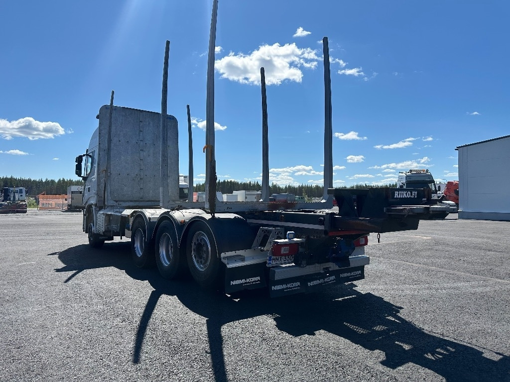 Iveco Stralis AS350S57 8x4*4 - 목재 트럭 : 사진 4 Iveco Stralis AS350S57 8x4*4 - 목재 트럭 : 사진 4