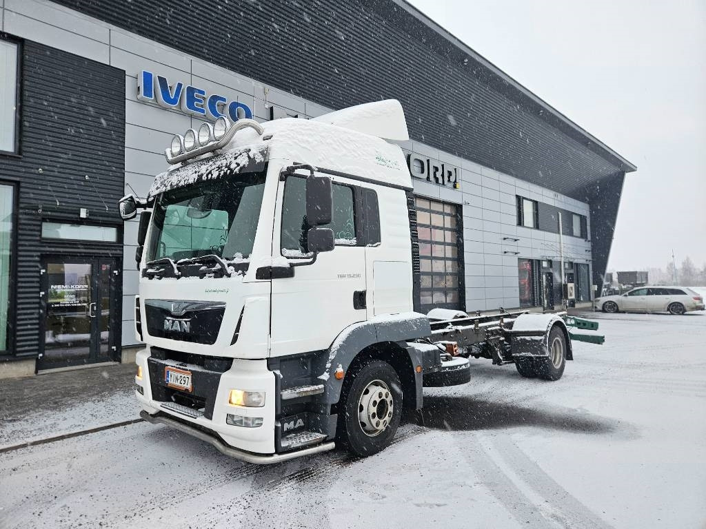 MAN TGM - 캡 새시 트럭 : 사진 1 MAN TGM - 캡 새시 트럭 : 사진 1
