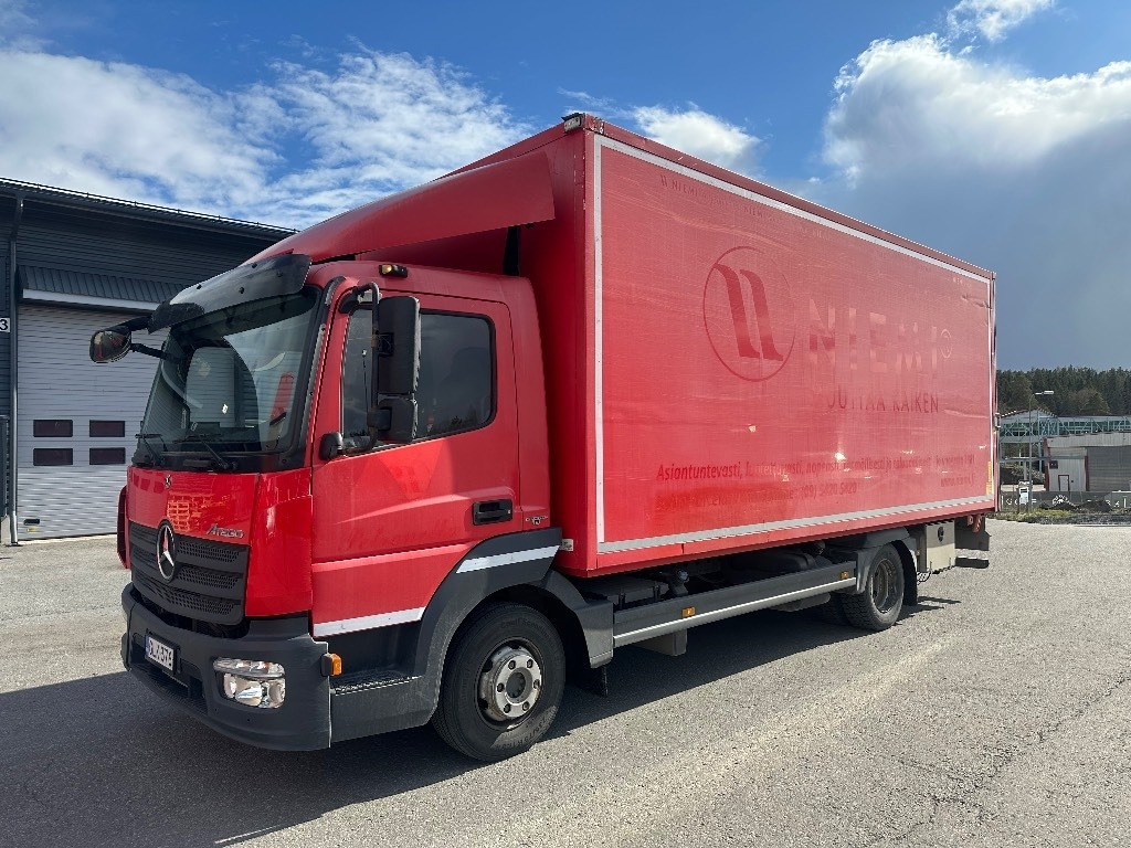 Mercedes-Benz Atego 818 - 박스 트럭 : 사진 1 Mercedes-Benz Atego 818 - 박스 트럭 : 사진 1