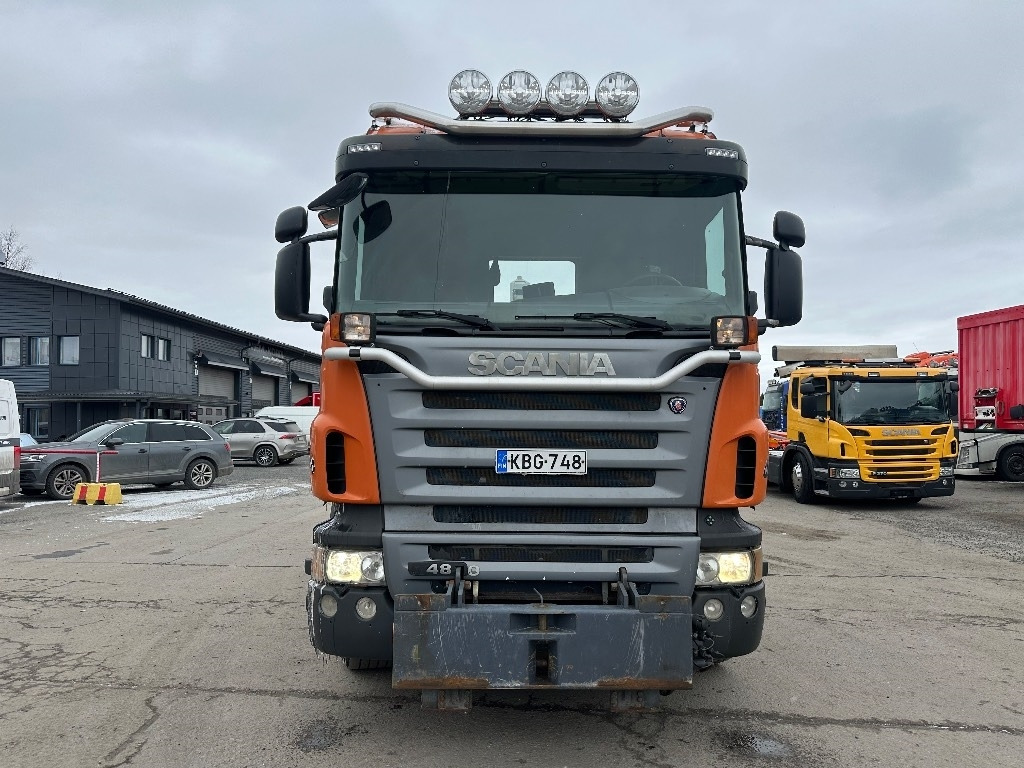 Scania R480 8x4*4 auravarustuksella - 후크 리프트 트럭 : 사진 2 Scania R480 8x4*4 auravarustuksella - 후크 리프트 트럭 : 사진 2