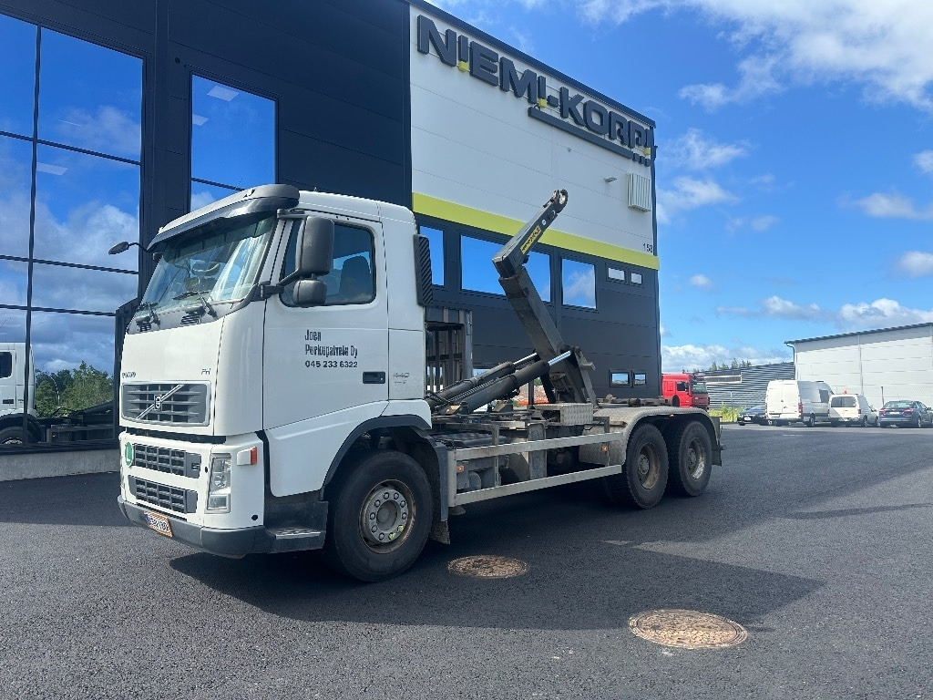 Volvo FH 440 6x4 - 후크 리프트 트럭 : 사진 1 Volvo FH 440 6x4 - 후크 리프트 트럭 : 사진 1