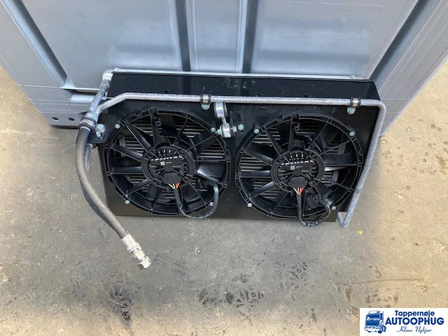 MAN 36.05601-0003 – MAN oil cooler - 엔진 및 부품 트럭 용 : 사진 2 MAN 36.05601-0003 – MAN oil cooler - 엔진 및 부품 트럭 용 : 사진 2