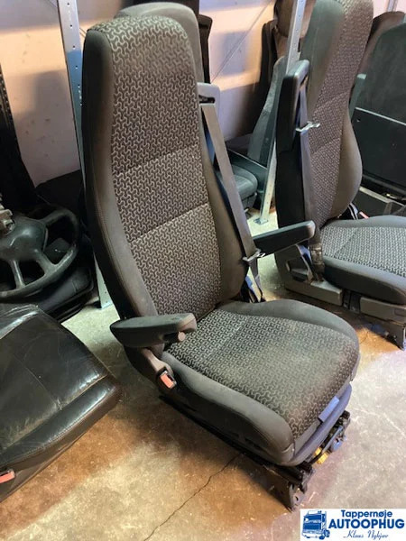 Scania 2421529 LH sæde - 운전실 및 내부 트럭 용 : 사진 1 Scania 2421529 LH sæde - 운전실 및 내부 트럭 용 : 사진 1