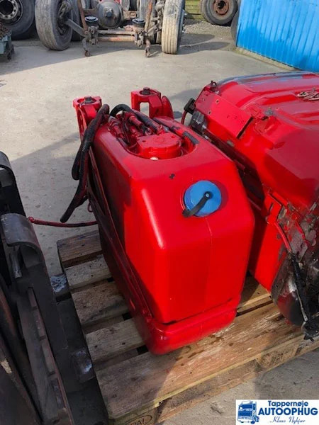 Scania Adblue tank / Reductant tank P/N: 2244863 - 요소수 탱크 트럭 용 : 사진 1 Scania Adblue tank / Reductant tank P/N: 2244863 - 요소수 탱크 트럭 용 : 사진 1